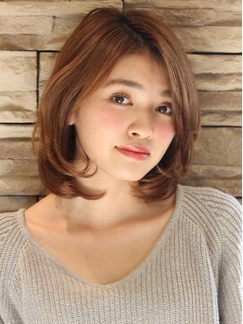 レウナ 外苑前(Reuna) 【30代40代50代】毛流れ綺麗なひし形ミディ