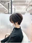 ショートヘア_マロンベージュ Aラインボブ かきあげ