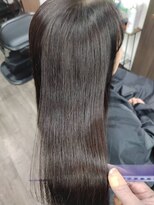 ヘアーサロン ツイン アミノ酸カラーストレートロング触りたくなるサラツヤ髪まとまり