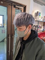 コワファーストナガサキシャンプーボーイ(COIFF1RST NAGASAKI SHAMPOO BOY)&nbsp;ワンブリーチ×シルバーアッシュ