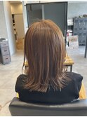 ブラウンベージュ暖色系艶感ハイトーン×エアストレート