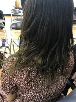 カールソン ジェイ ヘアー(Carlson J Hair)の写真/【白髪のお悩みを解決】髪のお悩みに合わせた丁寧な施術が◎◎上品な色合いと艶のあるカラーが大人気＊