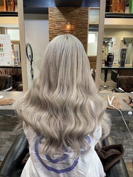 ラピス 横浜(Lapis) ミルクティーベージュシールエクステハイライトブリーチカラー