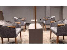 ロクカラー(6color)の雰囲気（白髪染め専門/カラー専門店/カラー/顔周りの白髪染め/白髪ぼかし）