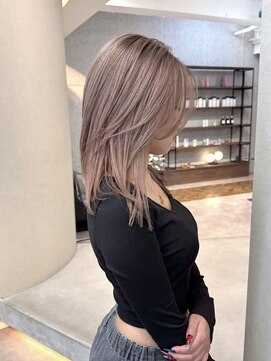 ローレン(Lolen.) ミルクティーグレージュ×ミディアムレイヤー  ふじゆー