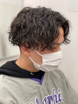 センターパート波巻きパーマスパイラルパーマツイストスパイラル