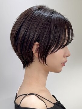 エリマ 横浜西口(elima) 横浜西口顔周りレイヤーカットくびれヘア切りっぱなしボブ30代