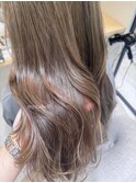 ブリーチ、くすみベージュ