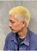 20代30代メンズ　ツンツン金髪ボウズ　スパイキーショート