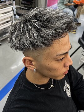 ダズルヘアラッシュ(DAZZLE hair RUSH) 名古屋八事金メッシュシルバーメッシュ細め太めハイライトパーマ