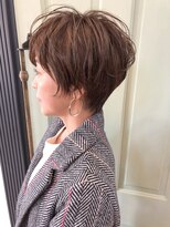 シキ(SIKI)&nbsp;ショート ショートボブ 大人可愛い 耳かけ ベージュ グレージュ