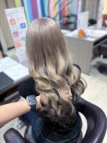 アース 土気あすみが丘店(HAIR&MAKE EARTH)&nbsp;シルバーブロンドルーツカラー