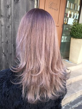 リゼル ユア 渋谷(RISEL YUA) ピンキーアッシュの外ハネレイヤー