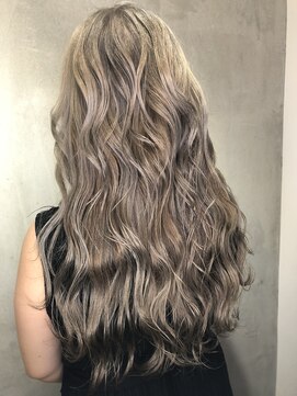 テテ(TETE) グレージュ