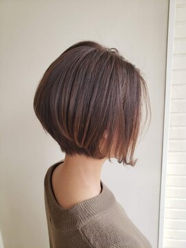 エメ(AIMEE) 前下がりボブ