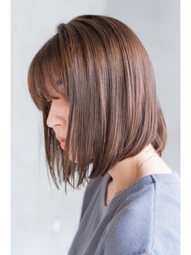 アメリ 新宿(Ameri) Ameri ピュアな艶感と透明感　シアーボブ　【新宿】