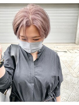 ケンジ ツルヤチョウ(KENJE tsuruyacho) 及川担当/insta→oikawa.shohei/ピンクミルクティー３