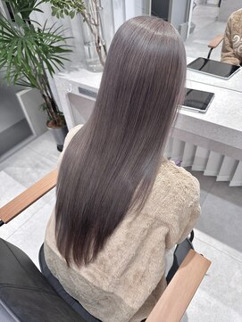 リノバイアクネ(lino by ACNE) ワンカールモテ髪/艶感グレージュ