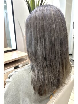 ディーボーイ 健軍店(D-BOY) シルバーグレージュ/ブリーチ/イルミナ