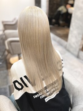 ラビス 浦和(Lovis) 魅力倍増カール/セミディ/シアーカラー/ダークアッシュ