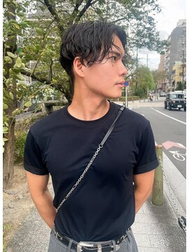 ビビディ バビディ ブー 河原町三条店(Bibbidi.bobbidi.boo) 黒髪ミディアムスパイラルセンターパート