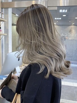 イェッカ(YECCA) ブリーチ１回◎バレイヤージュ