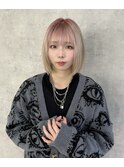 ピンクベージュ × ホワイトブロンド