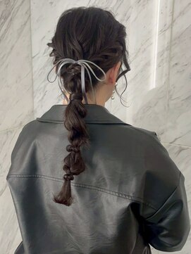 アイウィル(Ai WilL) ヘアセット お呼ばれアレンジ 編み下ろし ローポニー リボン