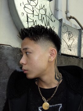 アップバングフェザーアップスキンフェード