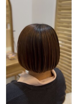 エトワ ル リアン(Et toi Le Lien) ぱつっとミニボブ