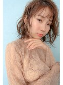 うぶバングで個性がチラリのこなれヘアースタイル