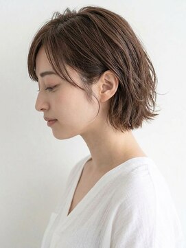 アプリール 北見(Aprire) 大人女性レイヤーショートボブ小顔外ハネスタイルハイライト