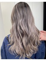 アライブ キチジョウジ(ALIVE Kichijoji)&nbsp;エアータッチバレイヤージュカラーグレージュエアリーミディ