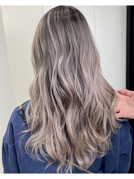 アライブ キチジョウジ(ALIVE Kichijoji) エアータッチバレイヤージュカラーグレージュエアリーミディ