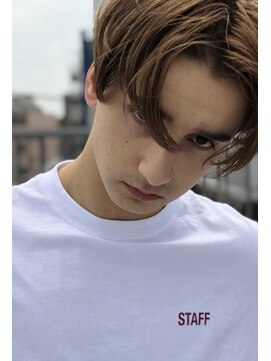 ロモヘアー(romo hair) ハイトーンセンターパート