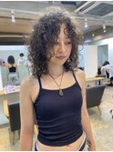 くるくるパーマ　ミディアムレイヤー