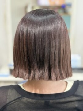 スナリー(Snaly) 切りっぱなしボブ/ベージュカラー/ほんのりピンク