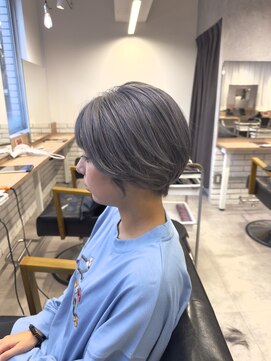 コンパクトショート×シルバーカラー