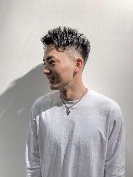 クロムトウキョウ ザ バーバー 新宿本店(CHROM TOKYO the Barber) ビジカジ・ブロックフェード