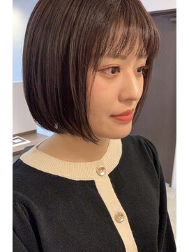 グランドール リュクス(Grandoll Luxe) 前下がりbob×レッドブラウン