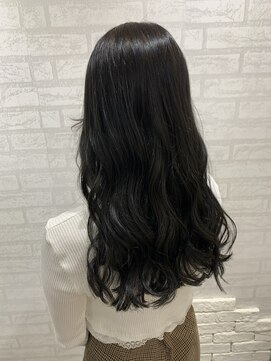 ジーナ 新宿(Zina) 透明感のあるダークカラー【Zina  新宿　浅尾優佳】