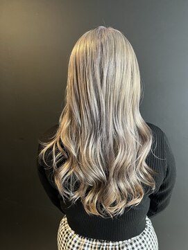 アルーシェウィズスカイ 原宿(Alushe with Sky) シルバーホワイト/ダブルカラー/ケアブリーチ/ハイライト