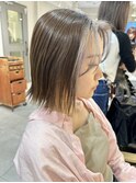 ショートボブベージュカラー切りっぱなしボブブリーチカラー横浜