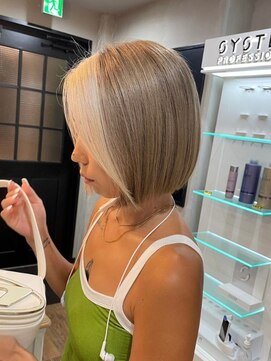 ロナバイソル(lona by SoL) バングカラー/ベージュ/ショートボブ