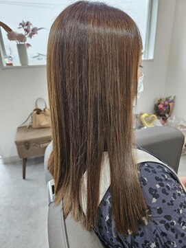 えぬ. 女性らしい艶髪