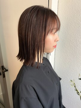 カフカ(CAFCA) アッシュブラウン/切りっぱなしボブ/ボブスタイル
