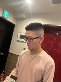 ブロース角刈りフェードカット短髪歯ブラシヘアー