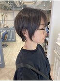小顔くびれショート耳かけヘア透明感暗めアッシュブラウンカラー