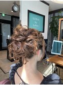 高めアップスタイルヘアアレンジ　ふわふわアップ