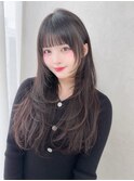 レイヤーシースルーぱっつん前髪おくれ毛ロブミディアムロング